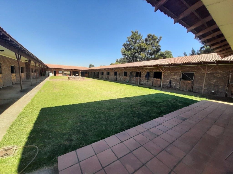 5 Bedroom Property for Sale in Randjesfontein A H Gauteng