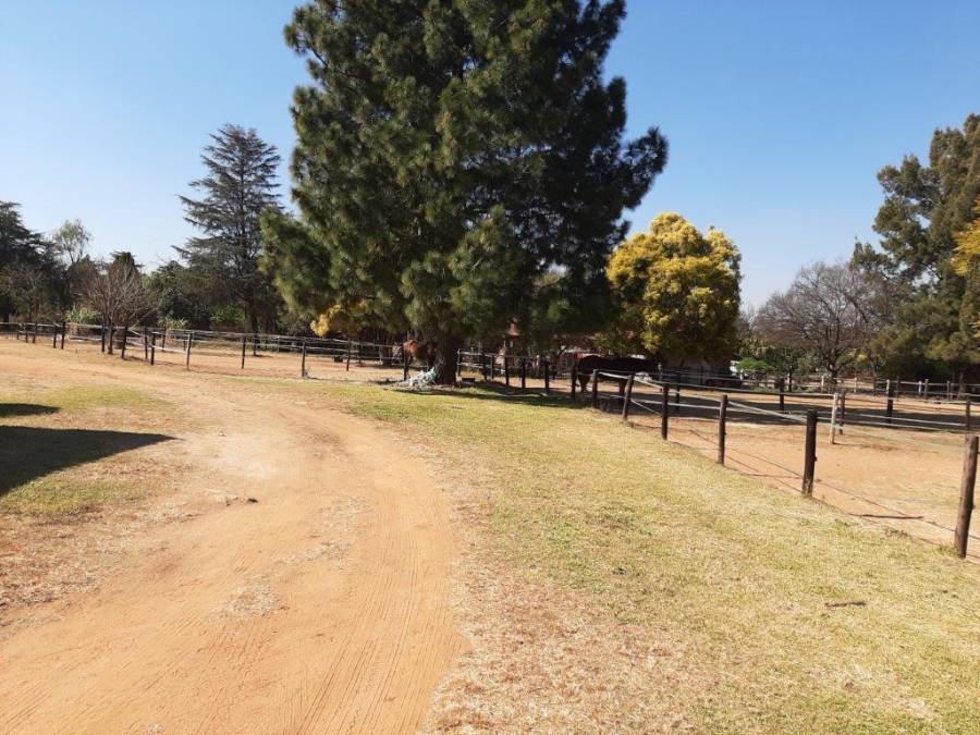 5 Bedroom Property for Sale in Randjesfontein A H Gauteng
