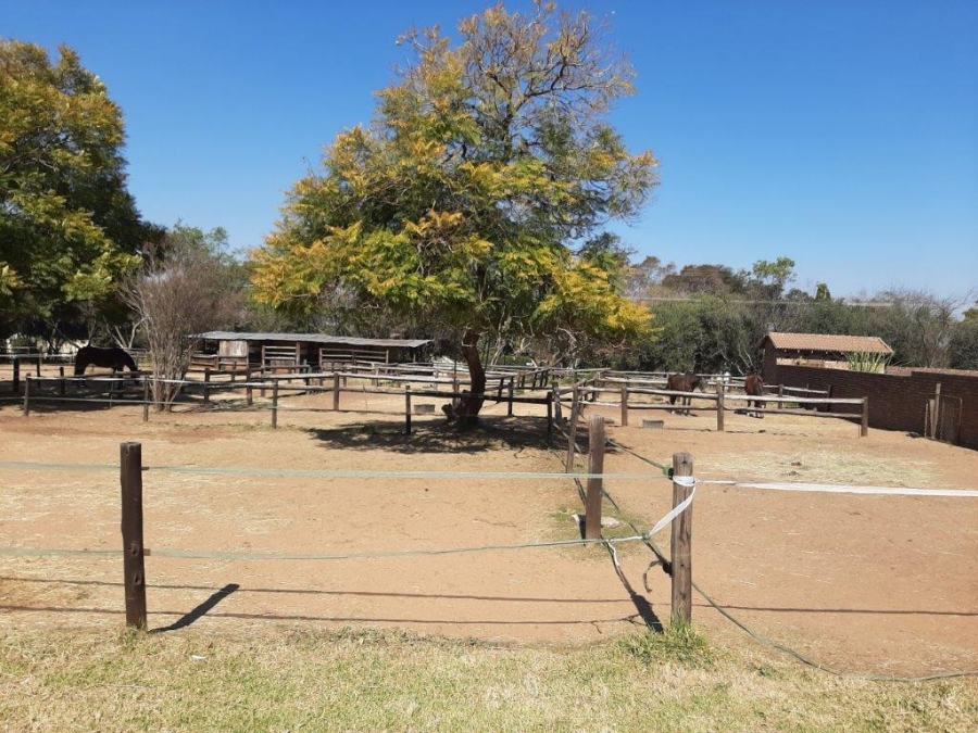 5 Bedroom Property for Sale in Randjesfontein A H Gauteng