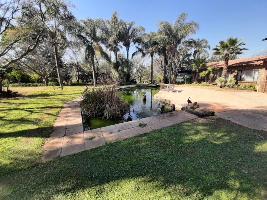 5 Bedroom Property for Sale in Randjesfontein A H Gauteng