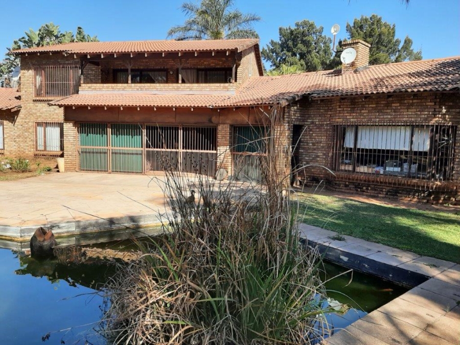 5 Bedroom Property for Sale in Randjesfontein A H Gauteng