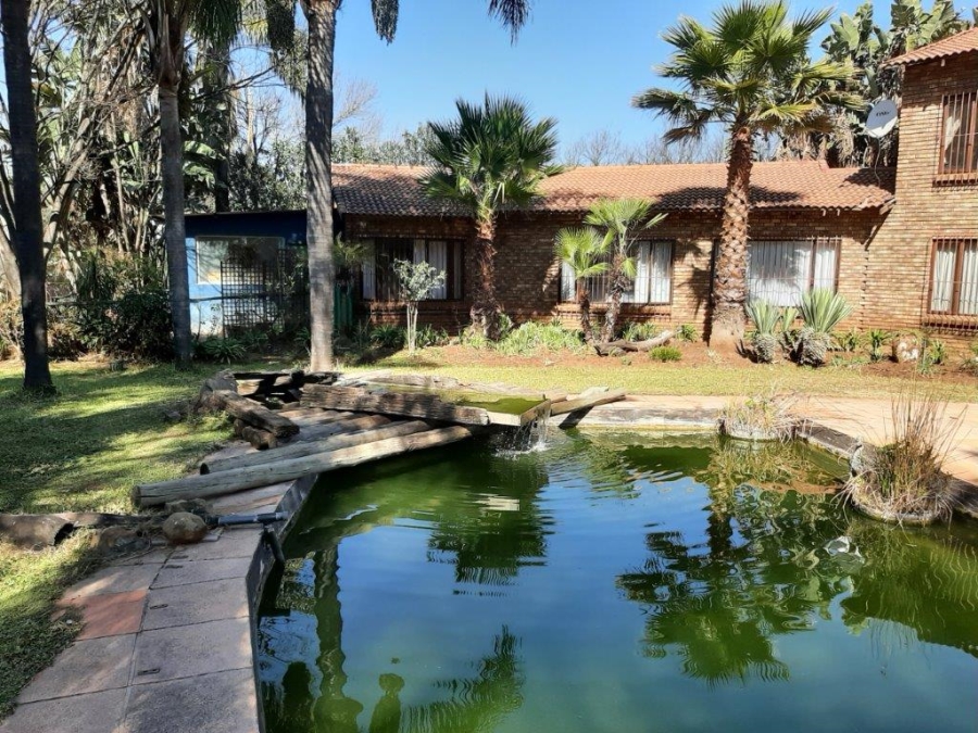 5 Bedroom Property for Sale in Randjesfontein A H Gauteng