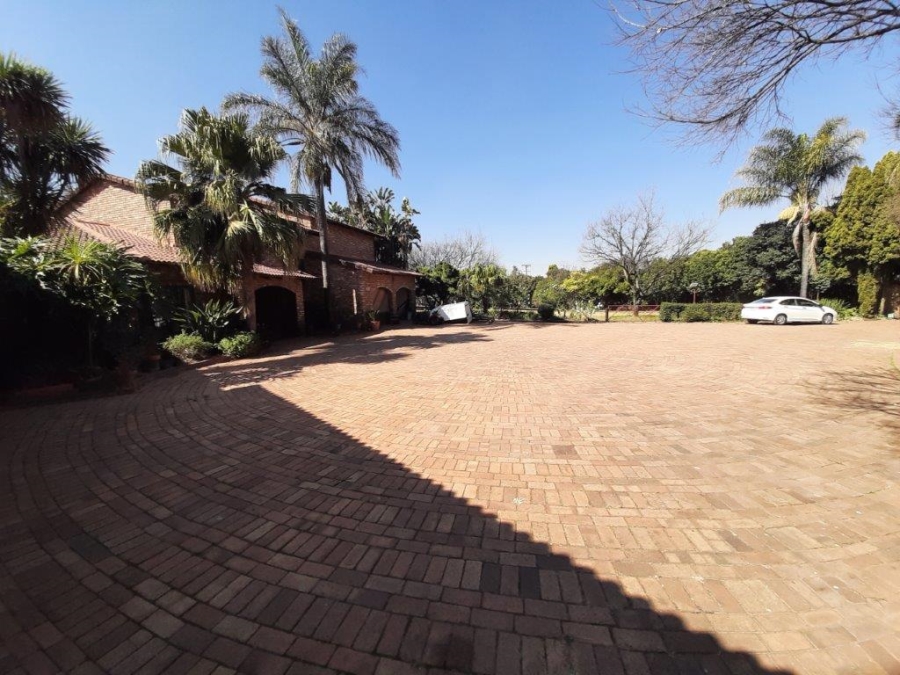 5 Bedroom Property for Sale in Randjesfontein A H Gauteng