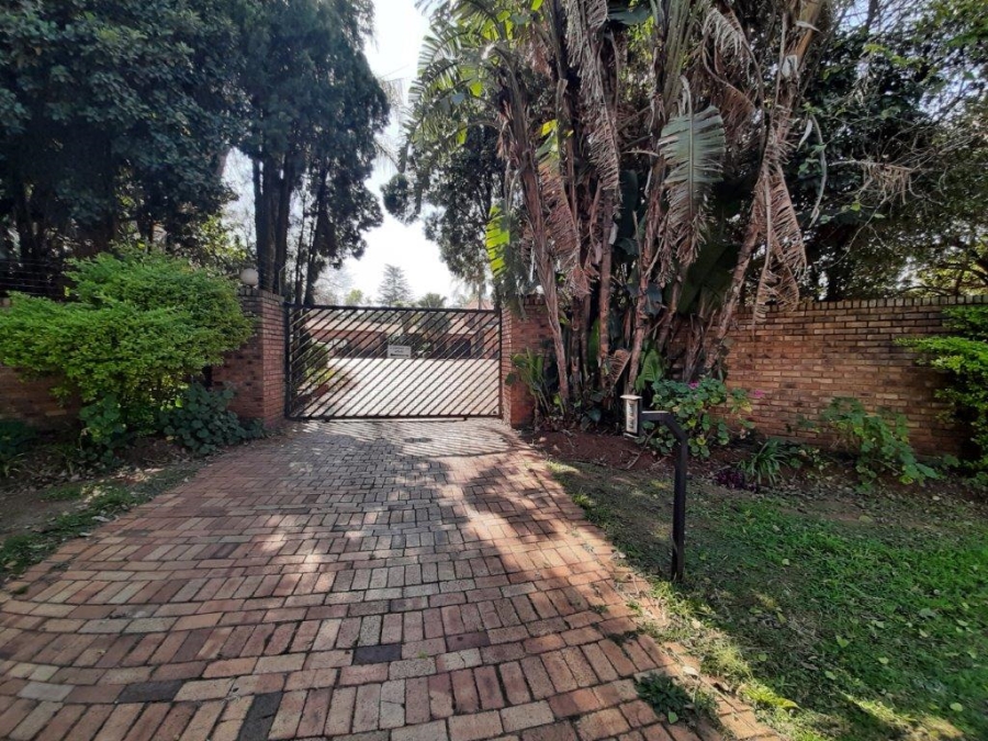 5 Bedroom Property for Sale in Randjesfontein A H Gauteng