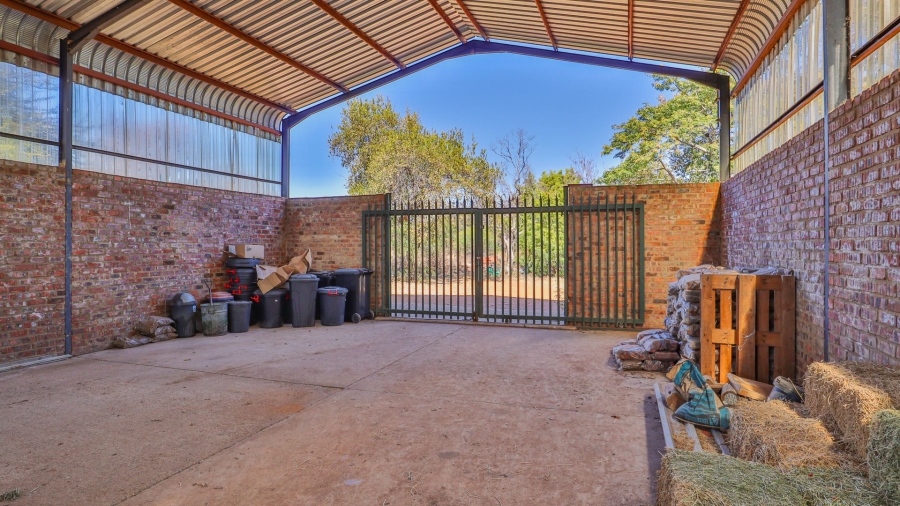 Commercial Property for Sale in Dinokeng Game Reserve Gauteng