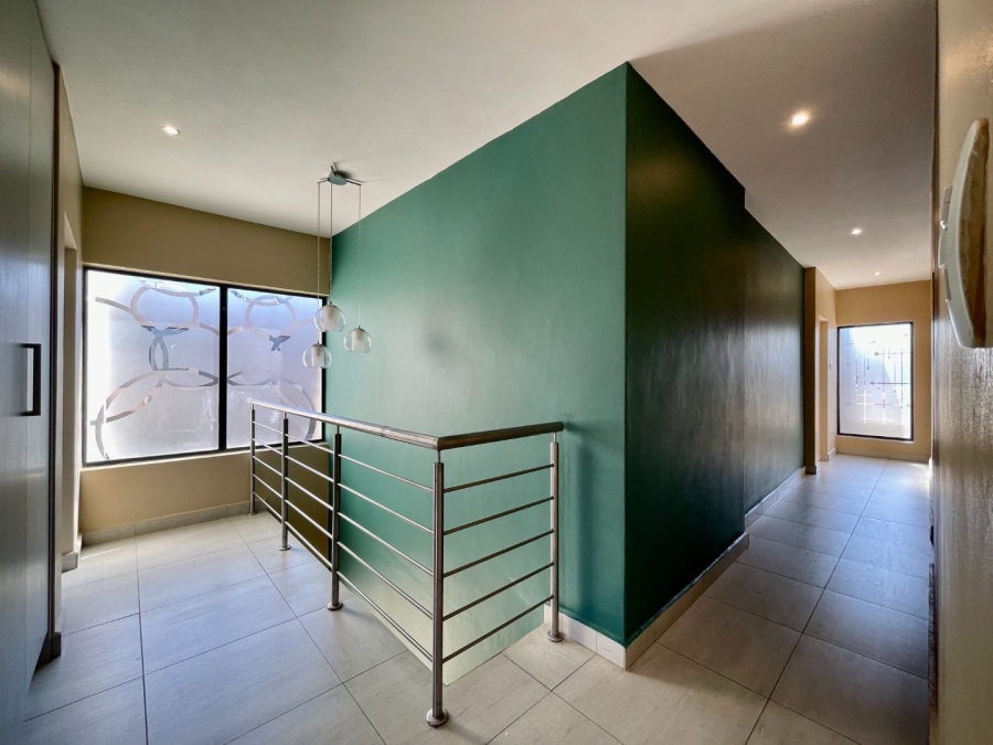 To Let 4 Bedroom Property for Rent in Northgate Gauteng