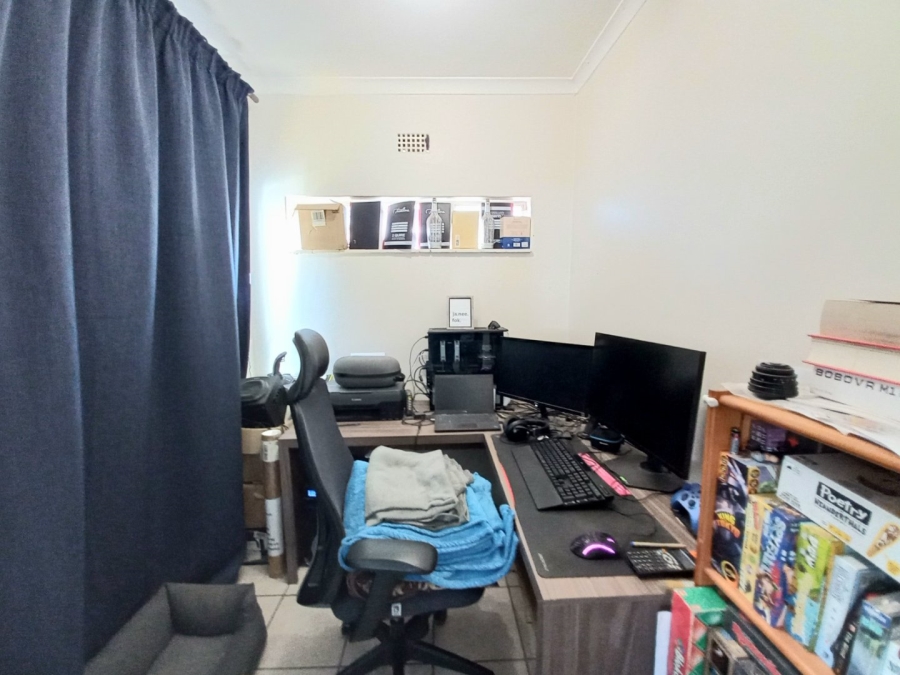 2 Bedroom Property for Sale in De Klerkshof Gauteng