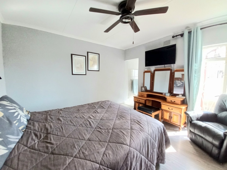 2 Bedroom Property for Sale in De Klerkshof Gauteng