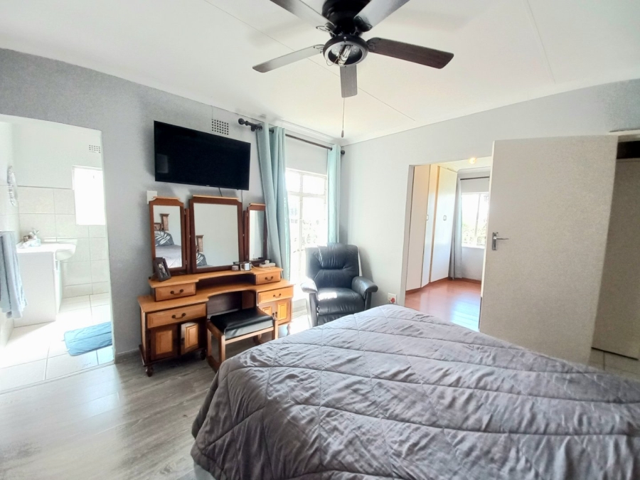 2 Bedroom Property for Sale in De Klerkshof Gauteng