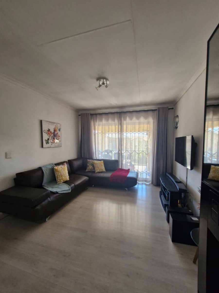 2 Bedroom Property for Sale in North Riding Gauteng