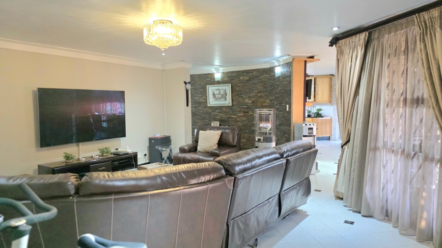 4 Bedroom Property for Sale in Claudius Gauteng
