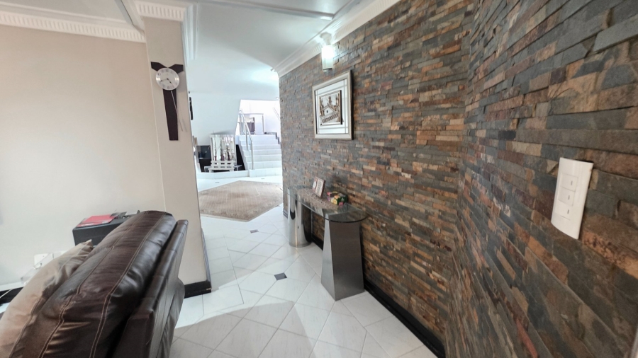 4 Bedroom Property for Sale in Claudius Gauteng