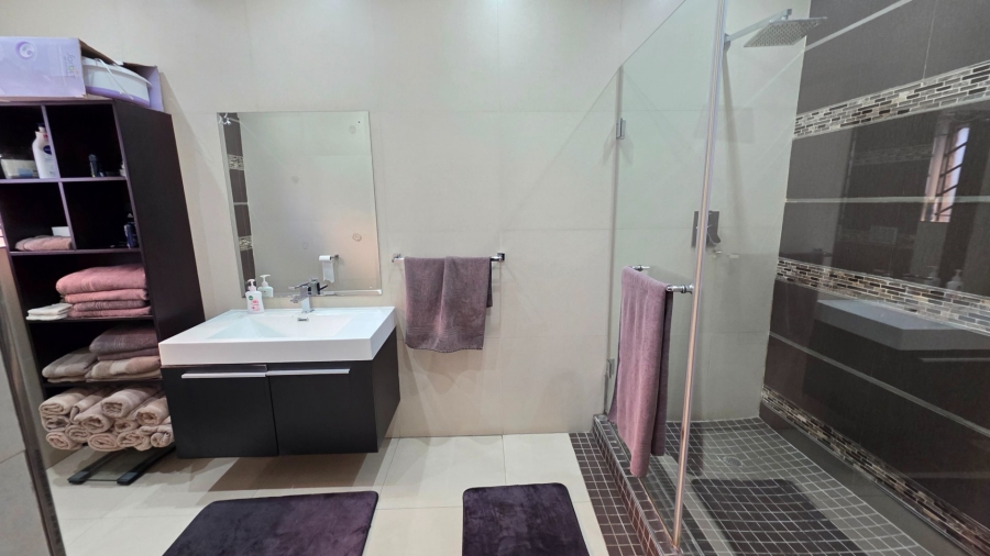 4 Bedroom Property for Sale in Claudius Gauteng