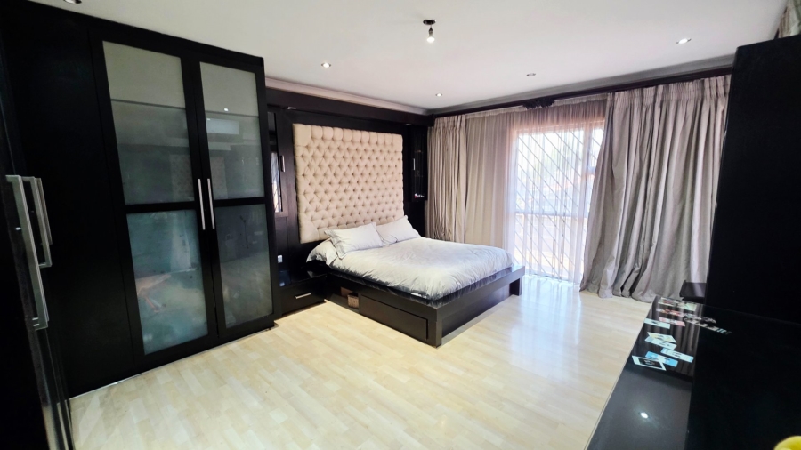 4 Bedroom Property for Sale in Claudius Gauteng