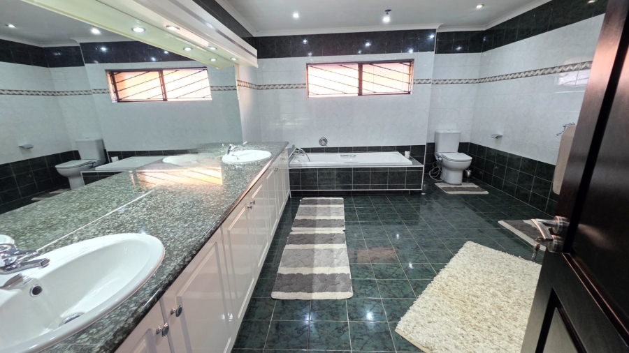 4 Bedroom Property for Sale in Claudius Gauteng