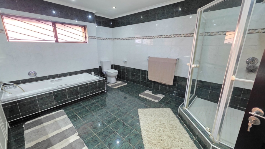 4 Bedroom Property for Sale in Claudius Gauteng