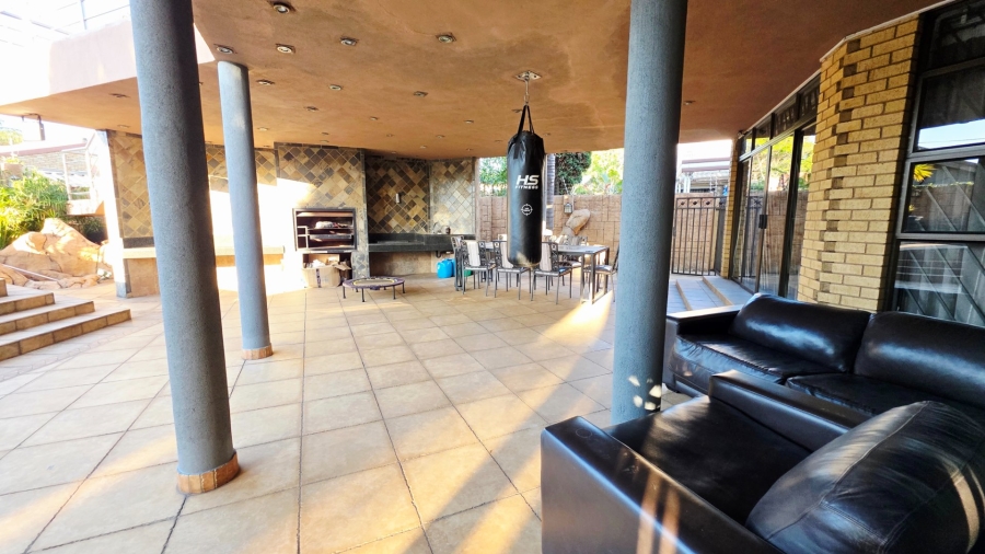 4 Bedroom Property for Sale in Claudius Gauteng