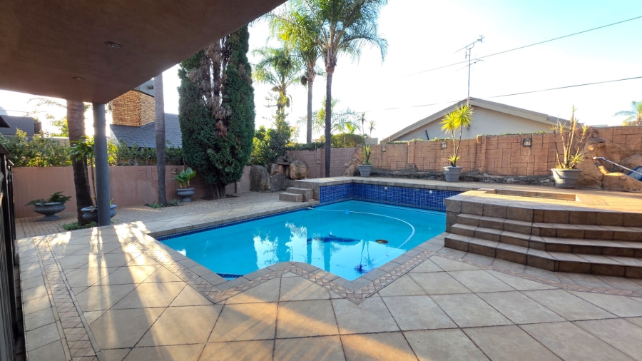 4 Bedroom Property for Sale in Claudius Gauteng