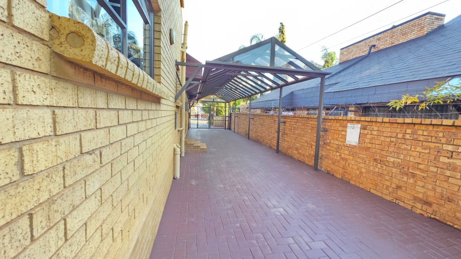 4 Bedroom Property for Sale in Claudius Gauteng