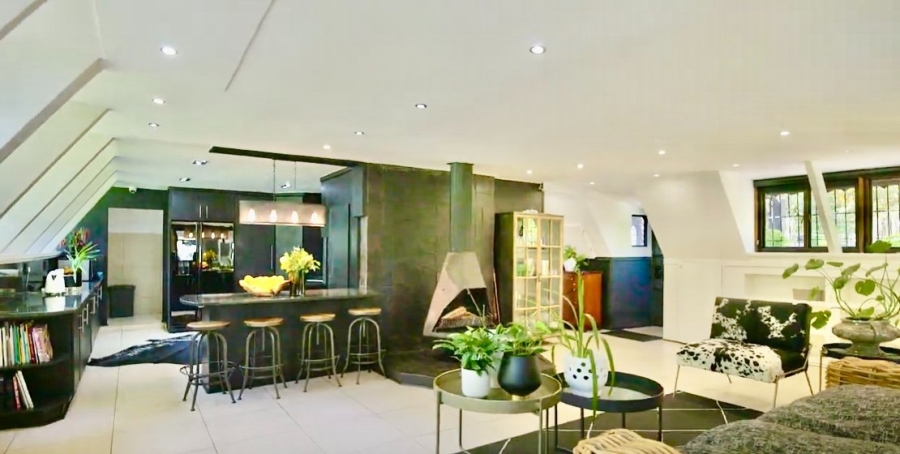 6 Bedroom Property for Sale in Doornkloof Gauteng