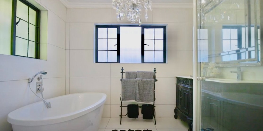 6 Bedroom Property for Sale in Doornkloof Gauteng