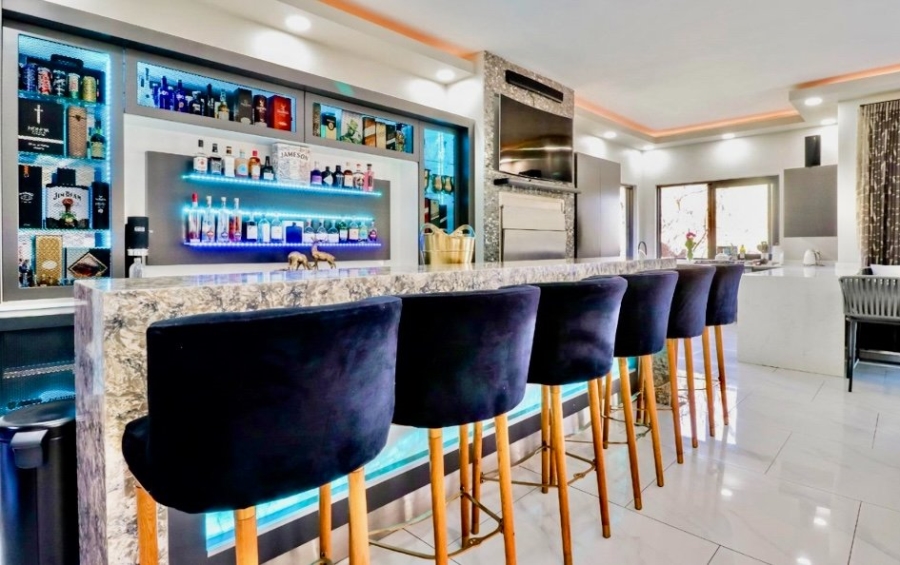 6 Bedroom Property for Sale in Doornkloof Gauteng