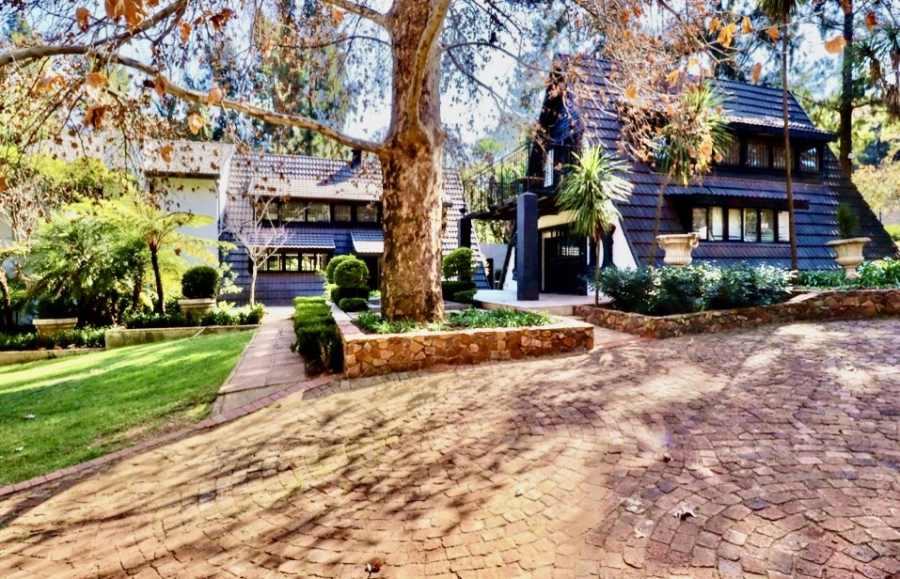 6 Bedroom Property for Sale in Doornkloof Gauteng