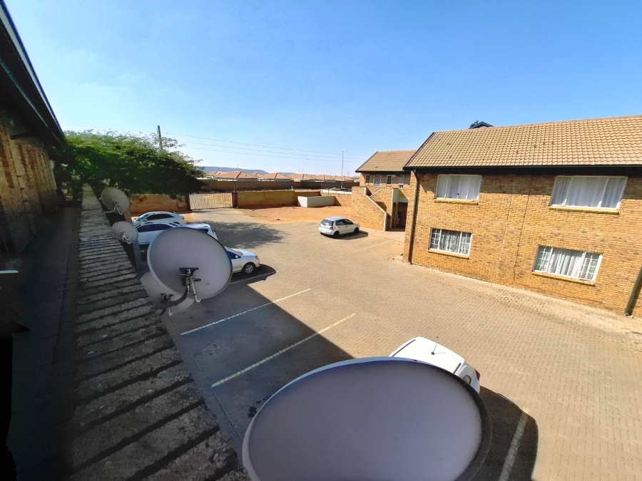 1 Bedroom Property for Sale in Lotus Gardens Gauteng