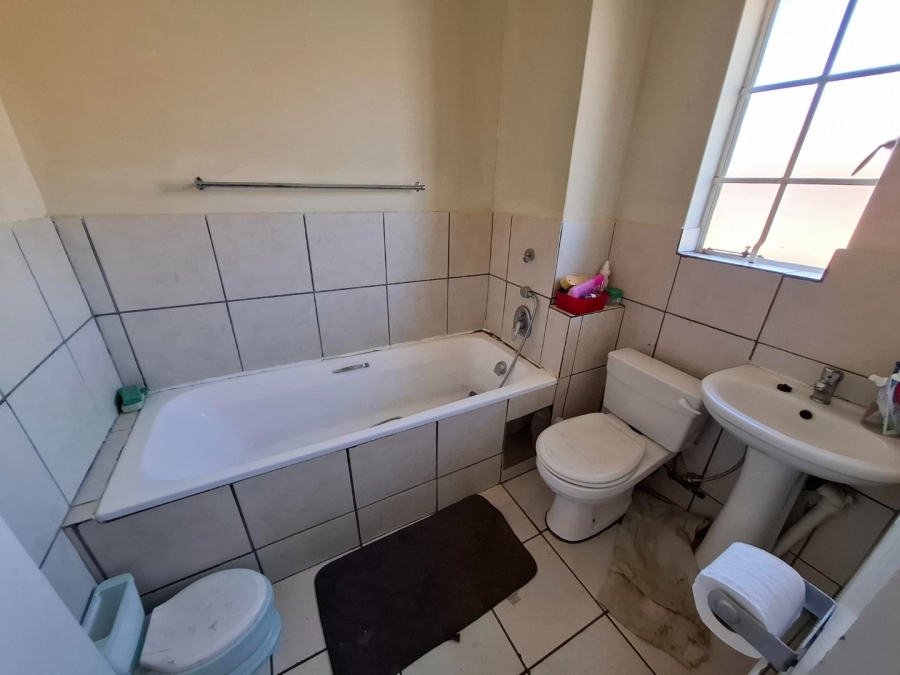 1 Bedroom Property for Sale in Lotus Gardens Gauteng