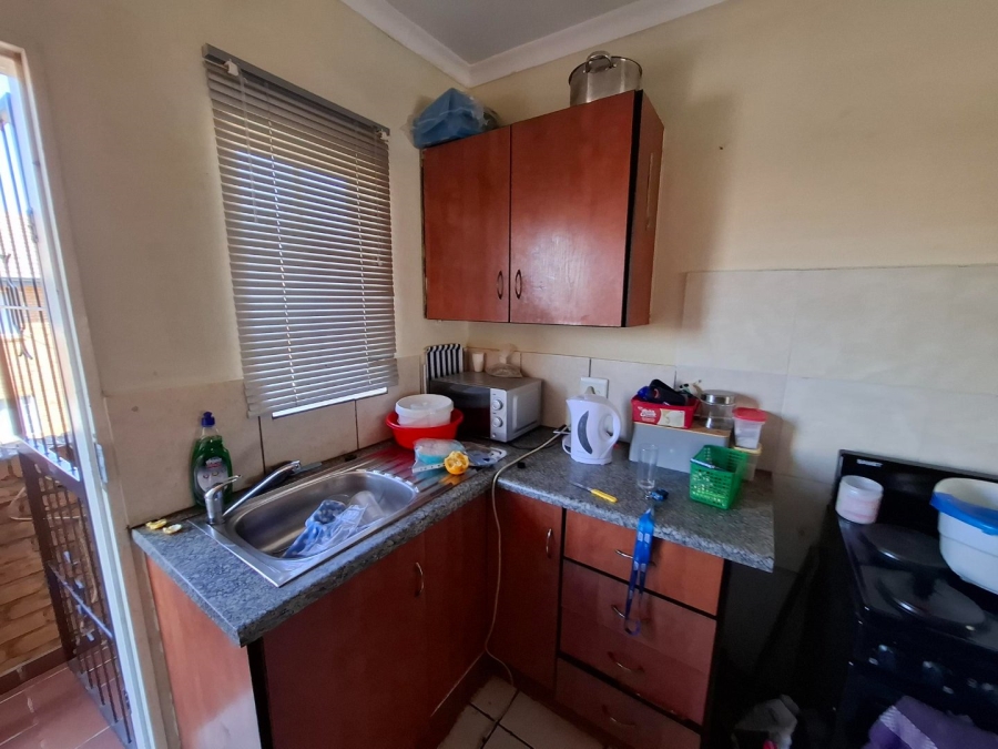 1 Bedroom Property for Sale in Lotus Gardens Gauteng