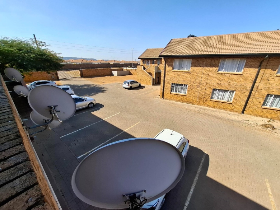 1 Bedroom Property for Sale in Lotus Gardens Gauteng