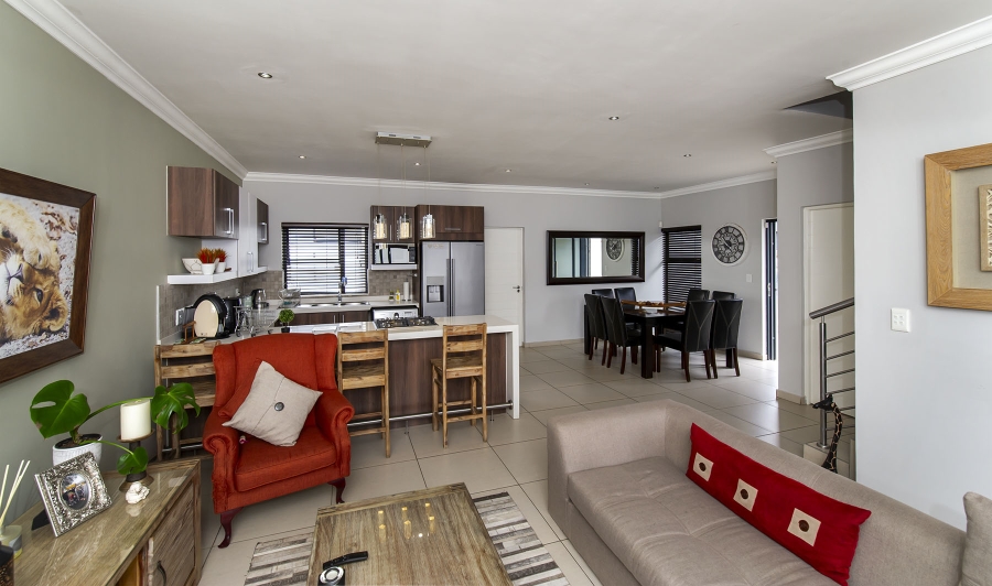 3 Bedroom Property for Sale in Edenvale Central Gauteng