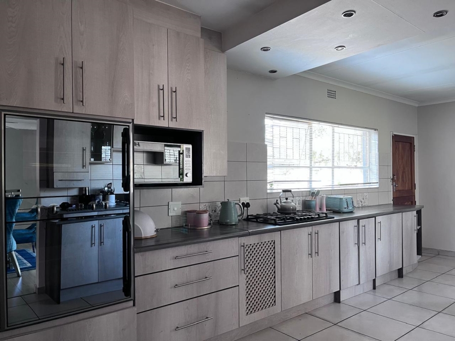 4 Bedroom Property for Sale in Vanderbijlpark SE 2 Gauteng