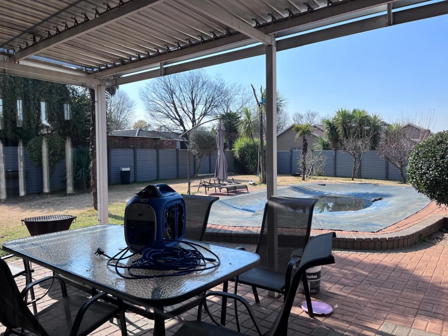 4 Bedroom Property for Sale in Vanderbijlpark SE 2 Gauteng