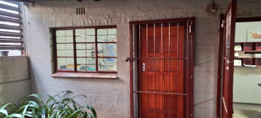  Bedroom Property for Sale in Gezina Gauteng