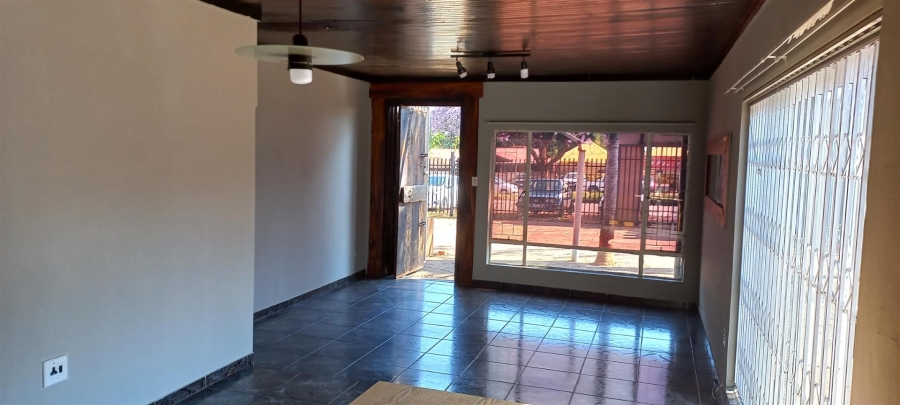  Bedroom Property for Sale in Sinoville Gauteng