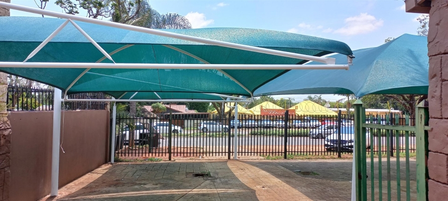  Bedroom Property for Sale in Sinoville Gauteng