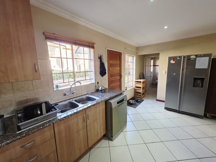 3 Bedroom Property for Sale in La Montagne Gauteng