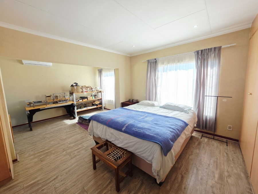 3 Bedroom Property for Sale in La Montagne Gauteng