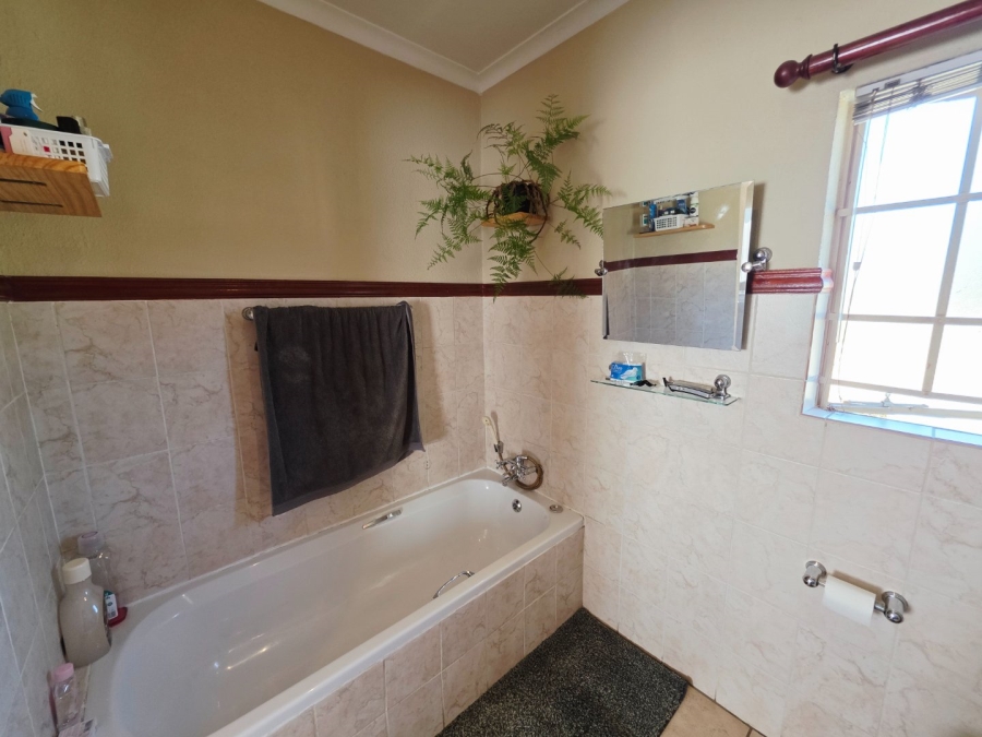 3 Bedroom Property for Sale in La Montagne Gauteng