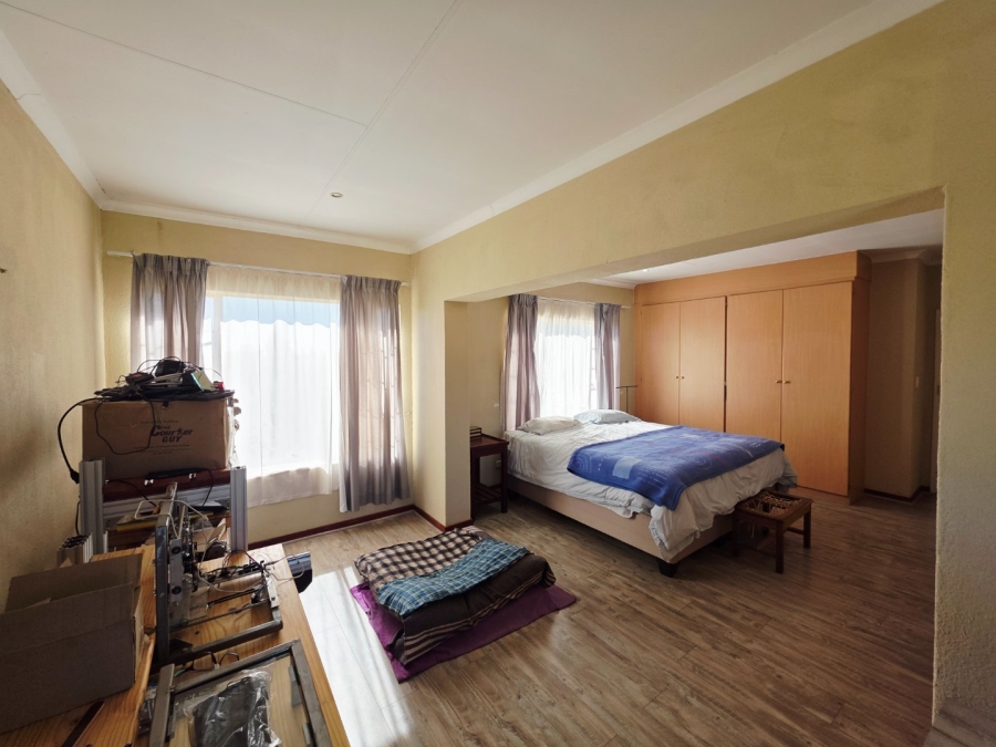 3 Bedroom Property for Sale in La Montagne Gauteng