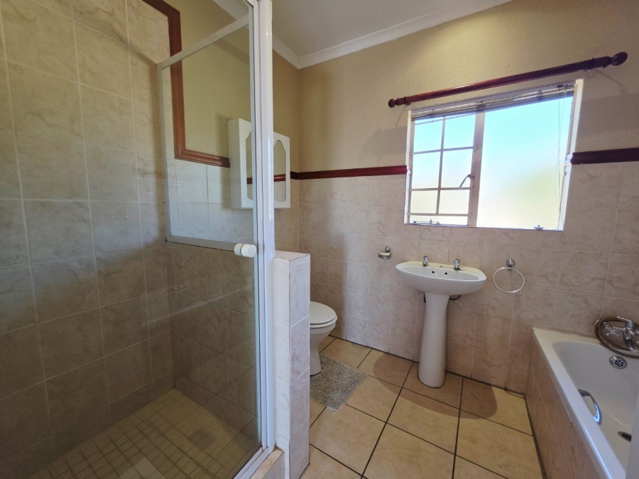 3 Bedroom Property for Sale in La Montagne Gauteng