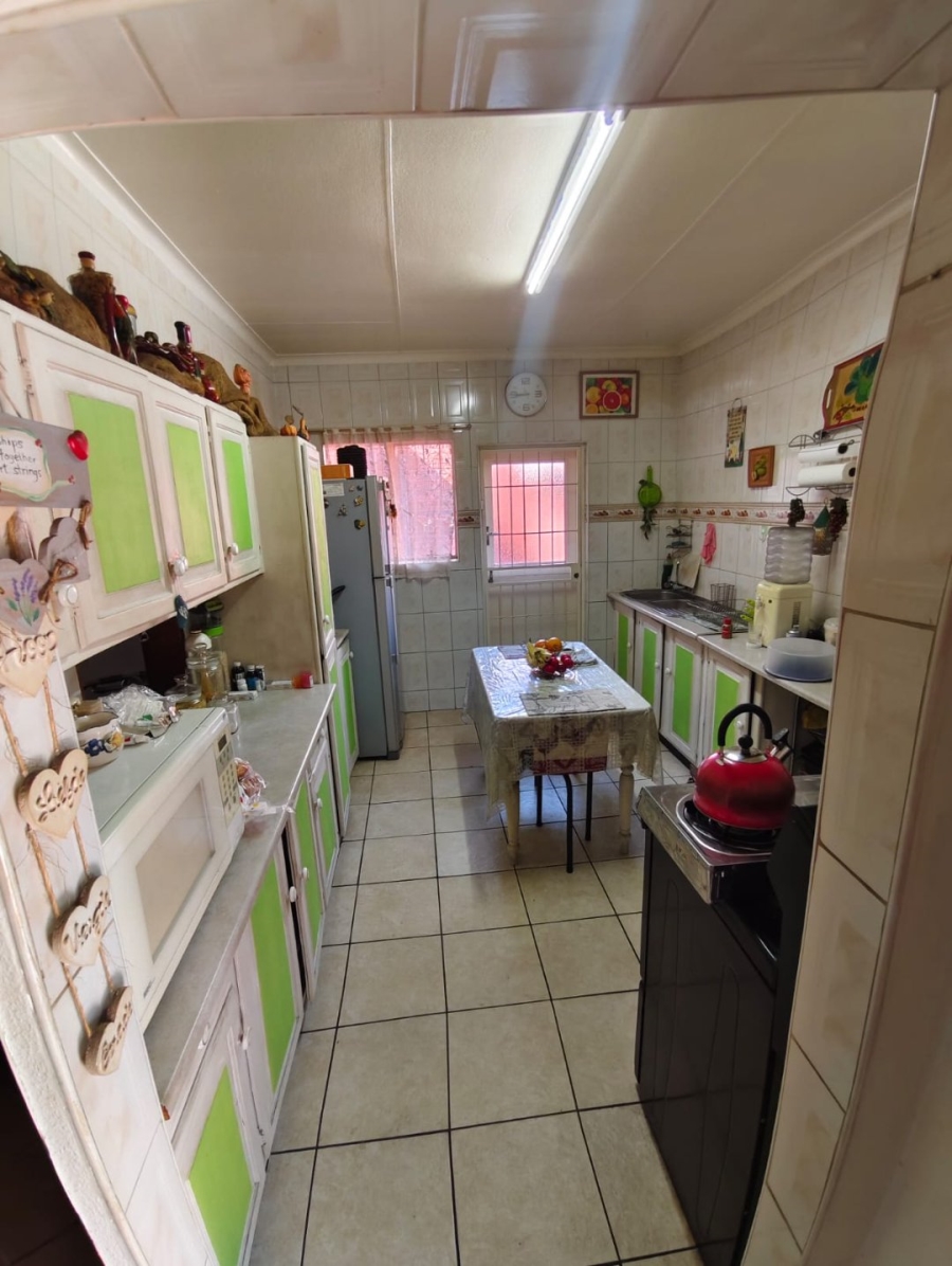 3 Bedroom Property for Sale in Barvallen Gauteng