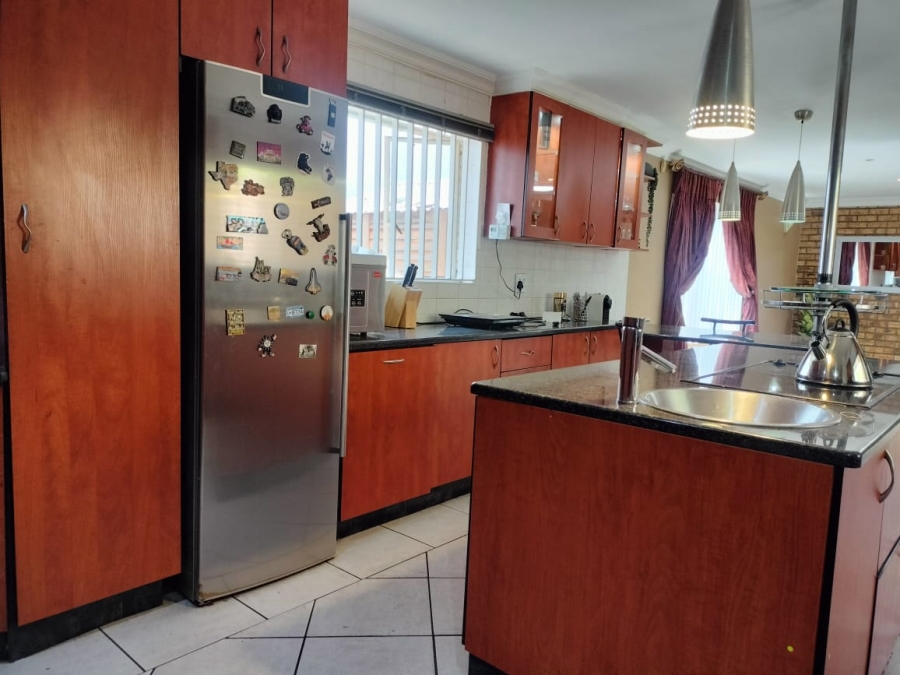 4 Bedroom Property for Sale in Beyers Park Gauteng