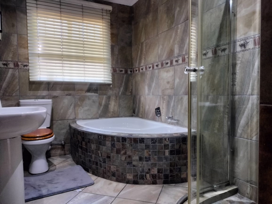 4 Bedroom Property for Sale in Beyers Park Gauteng