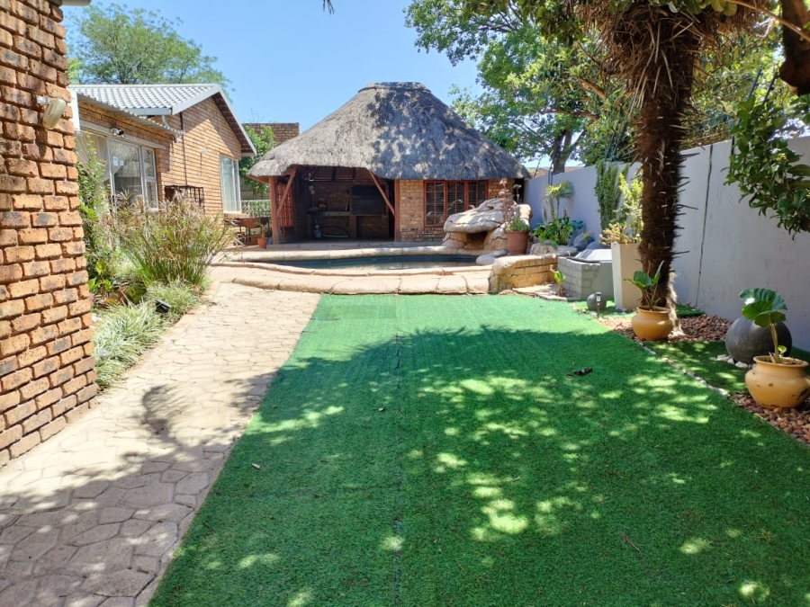 4 Bedroom Property for Sale in Beyers Park Gauteng
