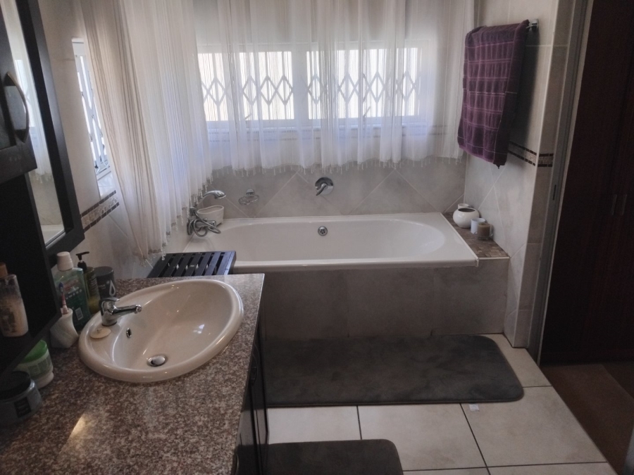 3 Bedroom Property for Sale in Sunnyridge Gauteng