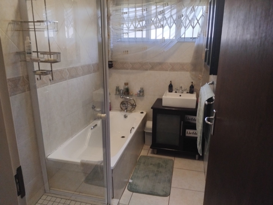 3 Bedroom Property for Sale in Sunnyridge Gauteng