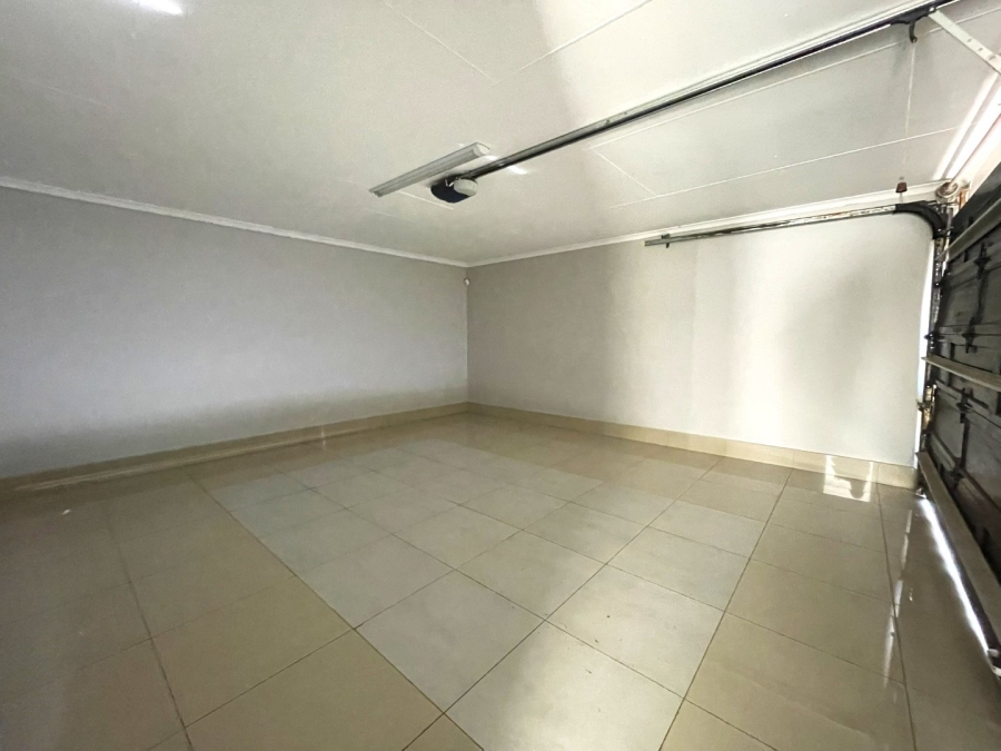 To Let 3 Bedroom Property for Rent in Thatchfield Close Gauteng