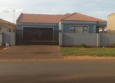 4 Bedroom Property for Sale in Vosloorus Gauteng